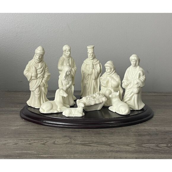 11-Piece White Nativity Set w/ Wood Base Christmas Display Porcelain Figures - Picture 12 of 12